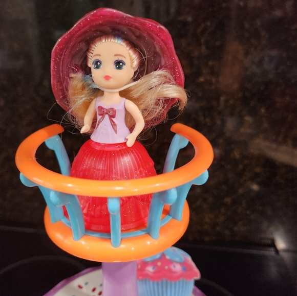 Cupcake Surprise Doll Tower Birthday Stand Grand Cupcake Ball - Picture 8 of 12
